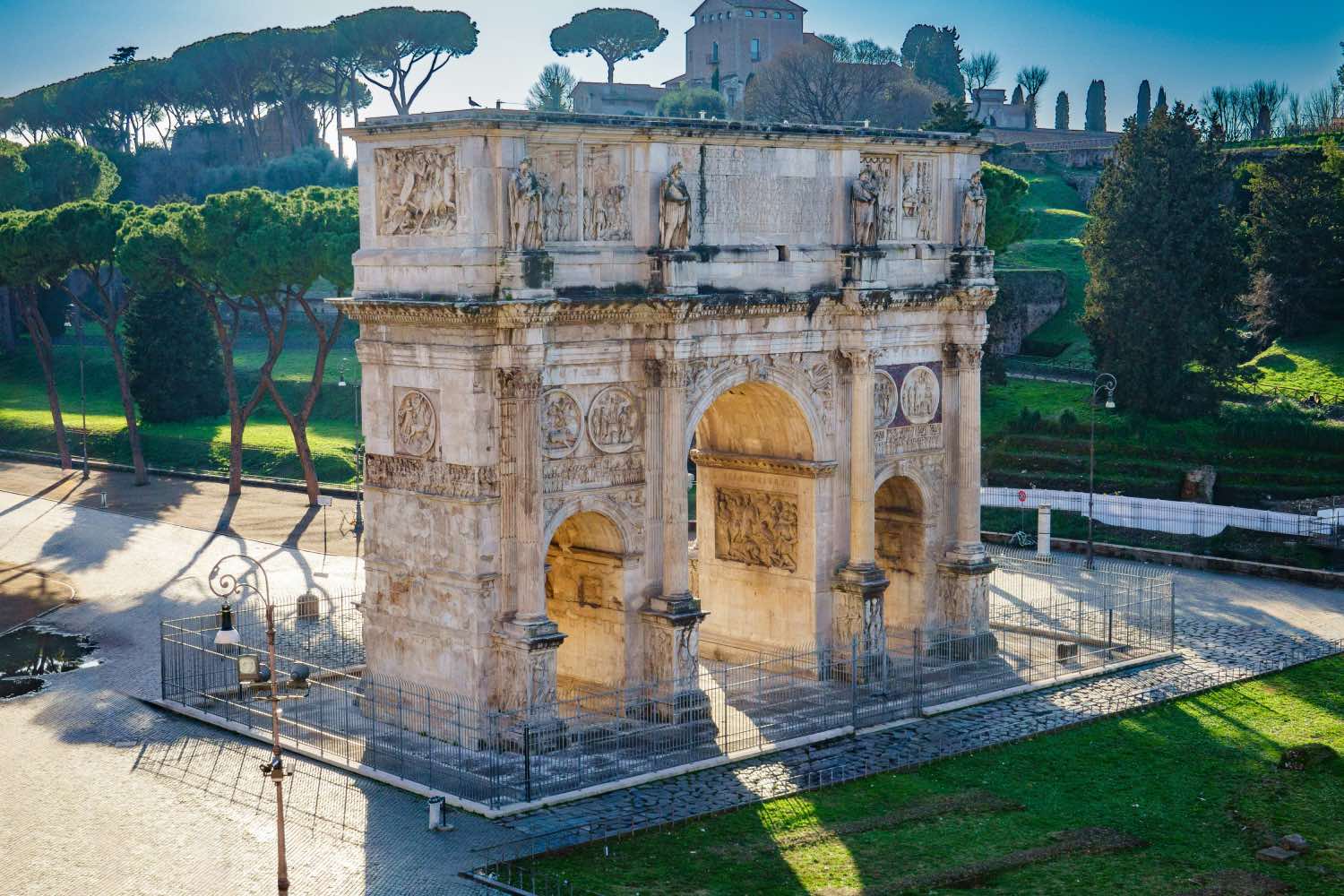 Arquitectura romana, el Arco de Constantino. Imagen de Anton Volnuhin en Unsplash